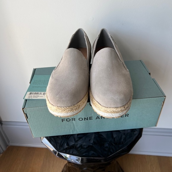 TOMS Palma Drizzle Grey Suede Slip On - Picture 6 of 14